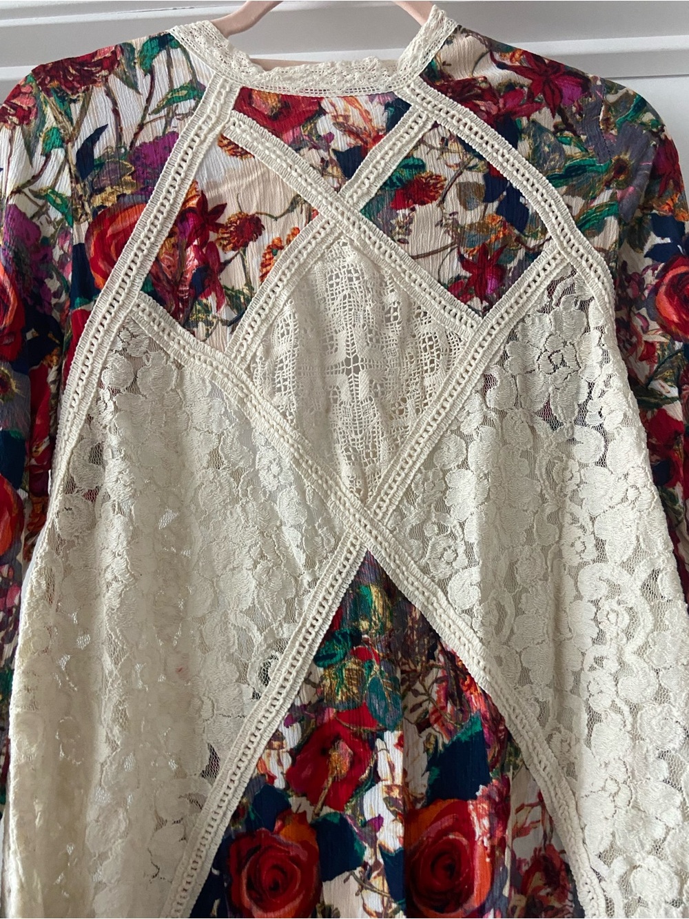 Umgee Floral Lace-Back Tunic Top - Cream & Multi - Picture 4 of 6